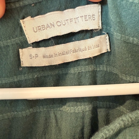 Urban Outfitters Green Flutter Sleeve Blouse - Picture 4 of 6